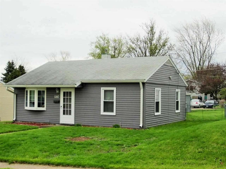 1347 W 38th Place, Davenport, IA 52806 - photo 1