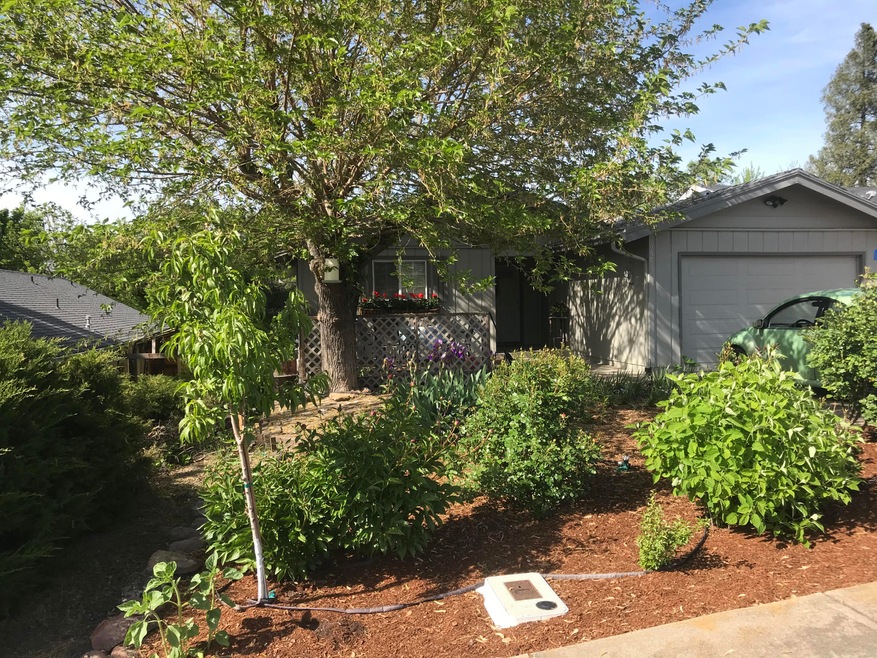 2253 College Way, Medford, OR 97504 - photo 1