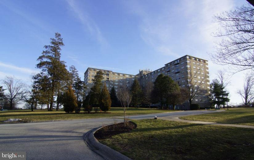 Radnor House unit 616, Bryn Mawr, PA 19010 - photo 1