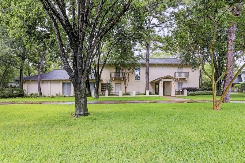 11910 Steppingstone Ln, Houston, TX 77024 - photo 1