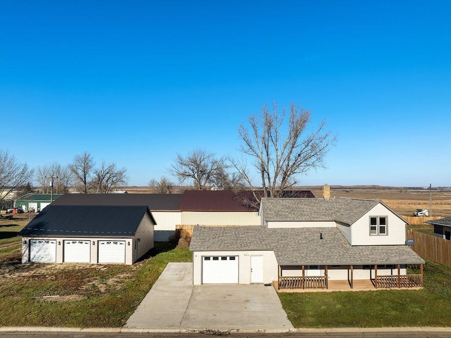 118 2nd Ave W, Turtle Lake, ND 58575 - photo 1