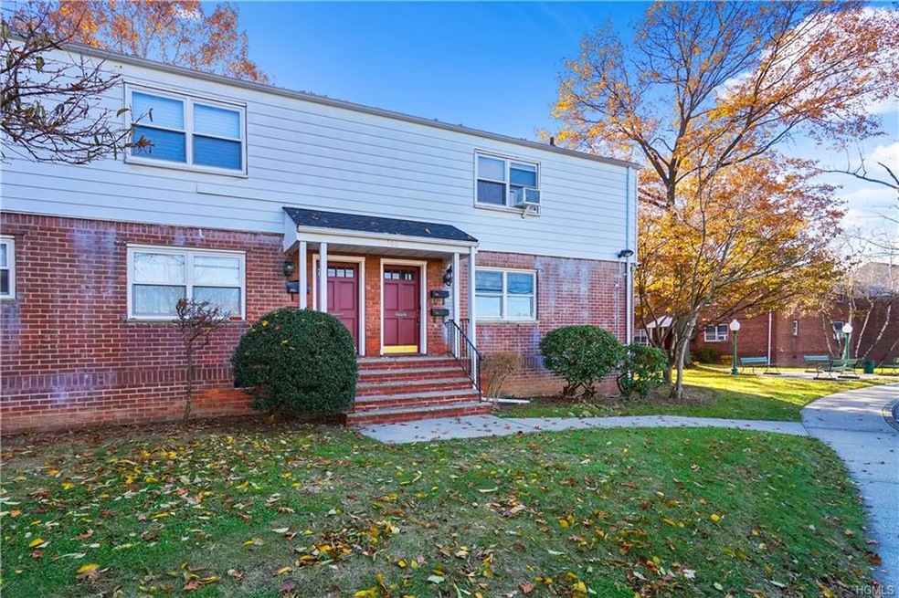 560 Tuckahoe Rd unit 4A, Yonkers, NY 10710 - photo 1