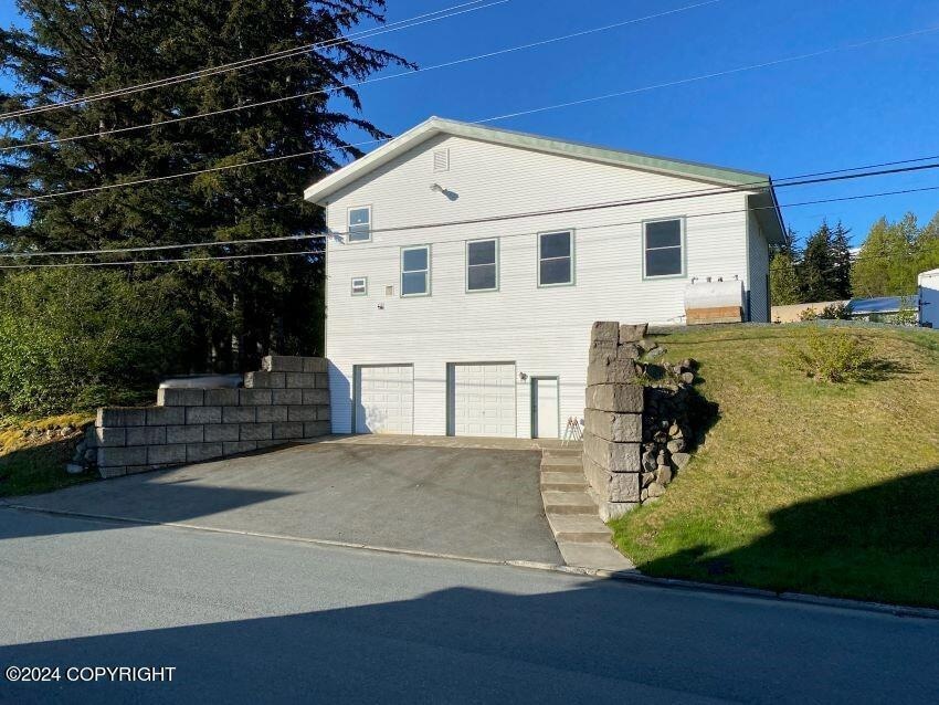 324 Mud Bay Rd