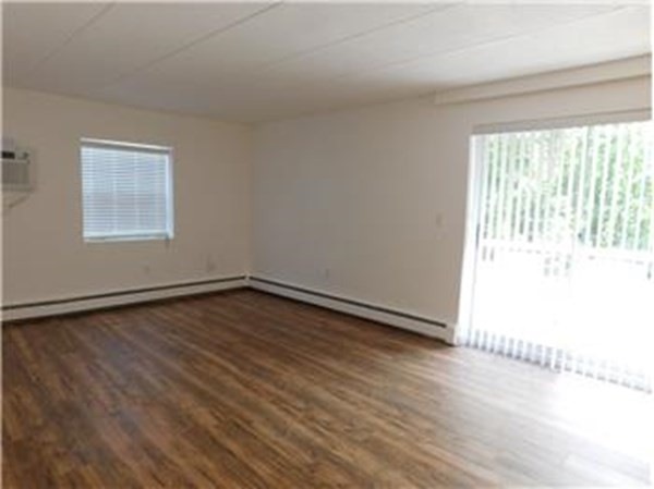 1000 Lexington St unit 20, Waltham, MA 02452 - photo 1