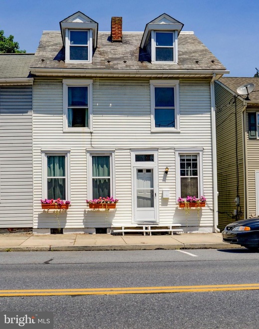 223 E Main St, Mount Joy, PA 17552 - photo 1