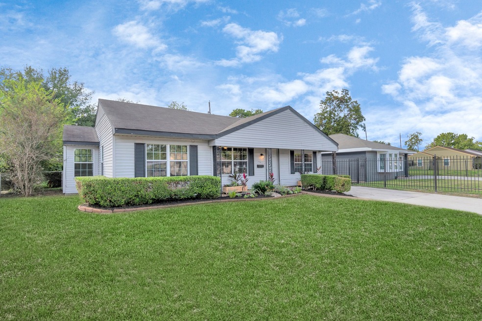 3706 Florinda St, Houston, TX 77021 - photo 1