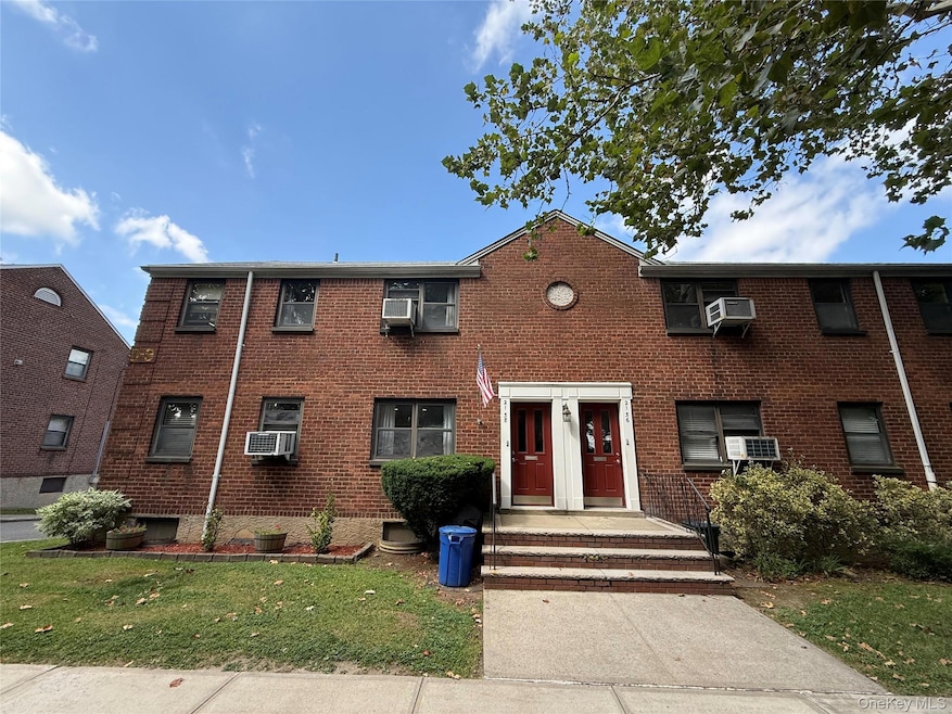 21-38 202nd St unit 2, Bayside, NY 11360 - photo 1