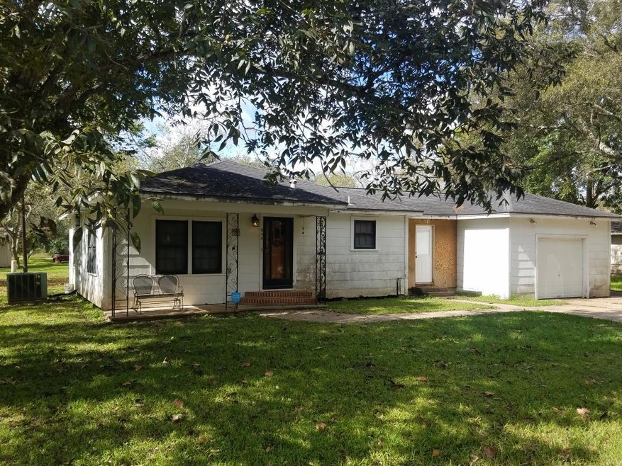 214 4th St, Brazoria, TX 77422 - photo 1