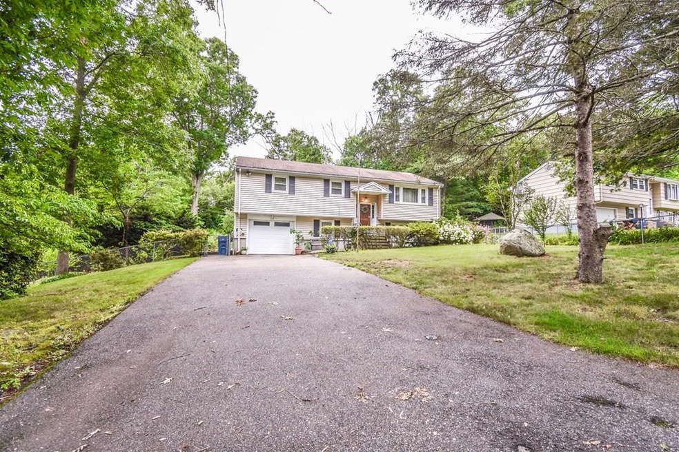 23 Druid Hill Ave E, Randolph, MA 02368 - photo 1