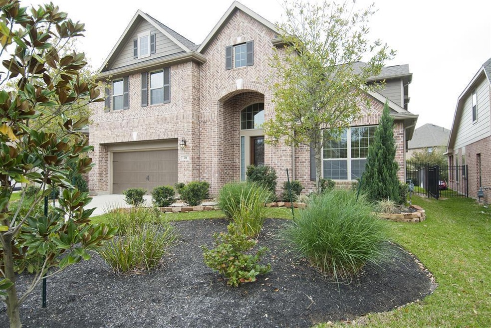 214 N Vershire Cir, the Woodlands, TX 77354 - photo 1