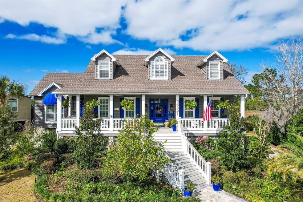 Magnificent NEWLY RENOVATED 4 bed/5.5 bath home in