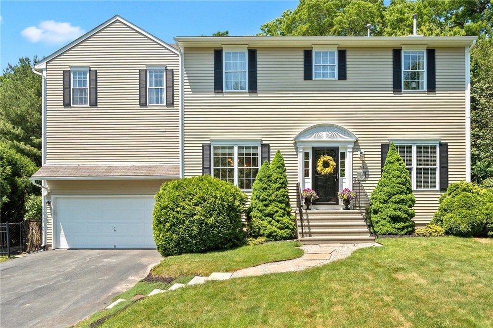 191 Orchard Woods Dr, Saunderstown, RI 02874 - photo 1