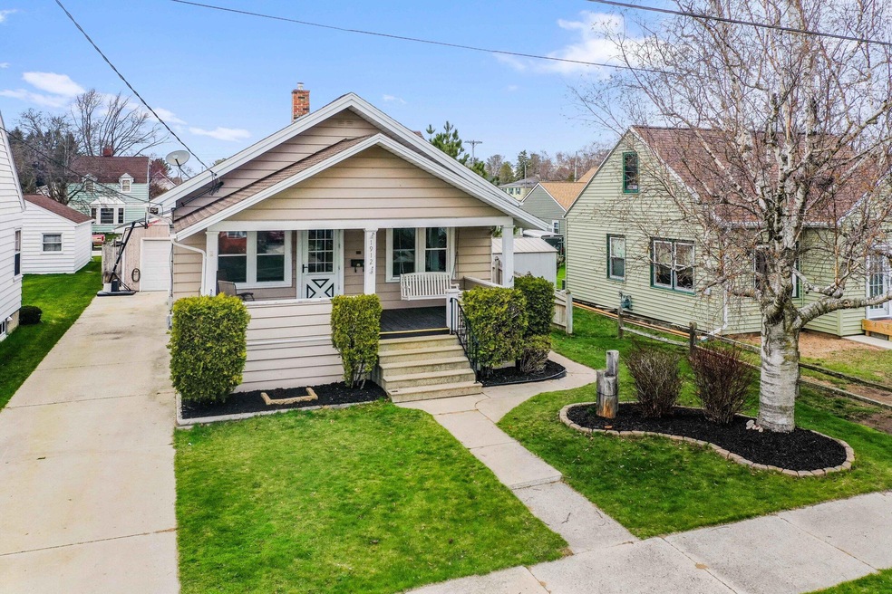 1912 29th St, Two Rivers, WI 54241 - photo 1