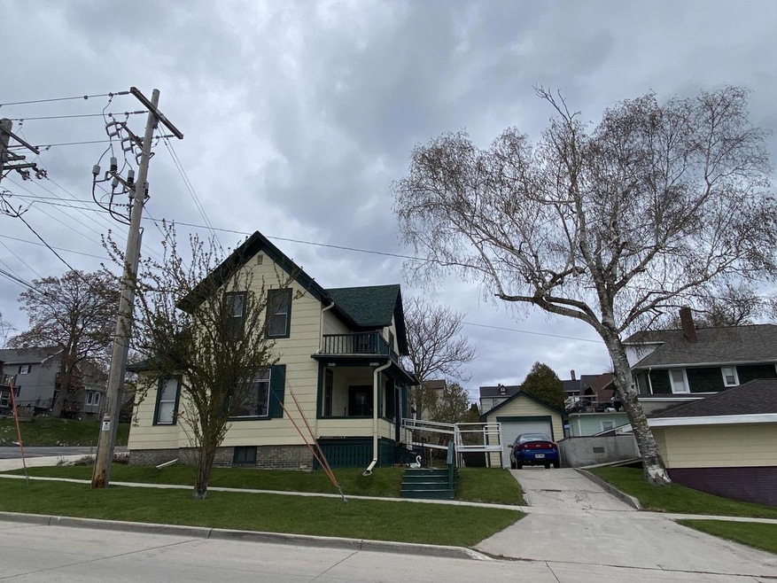 1011 N 10th Street