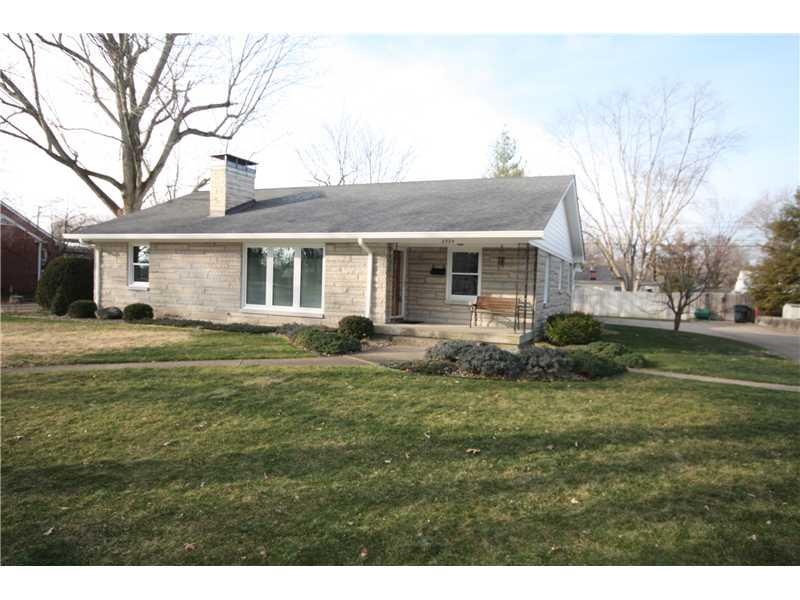 2524 Sycamore St, Columbus, IN 47201 - photo 1