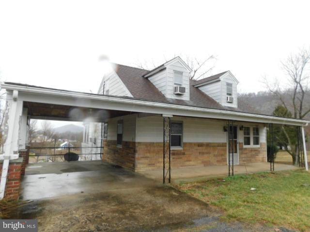 14 Fox St, Berkeley Springs, WV 25411 - photo 1