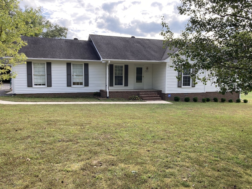 111 Lindbergh Ln, Shelbyville, TN 37160 - photo 1