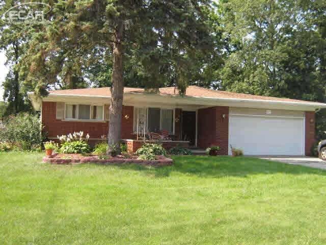 1301 Pickwick Place, Flint, MI 48507 - photo 1
