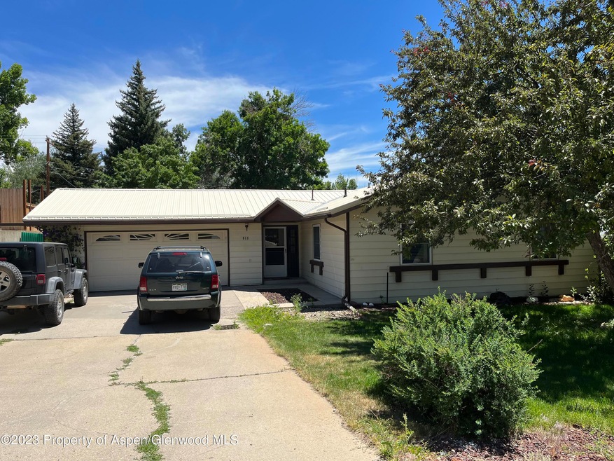 815 Ledford St, Craig, CO 81625 - photo 1