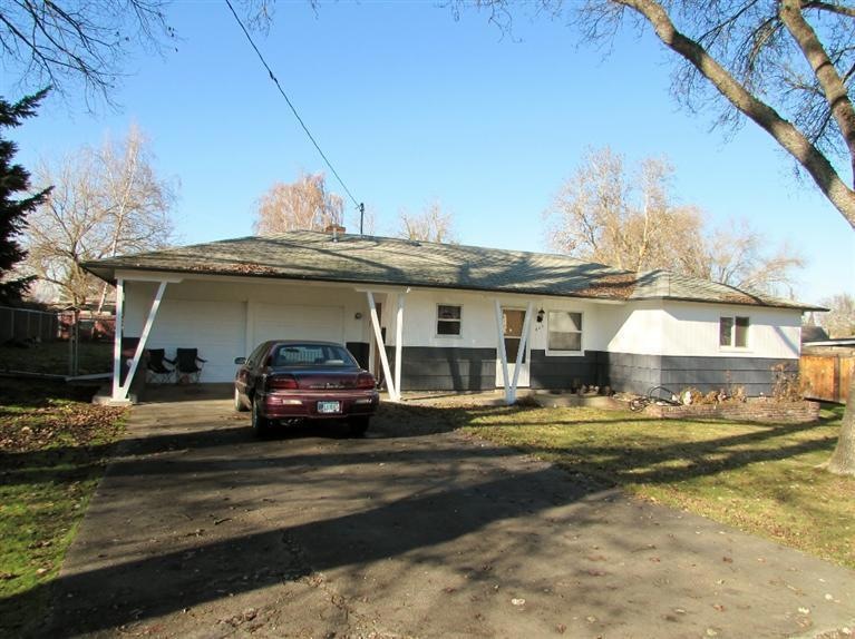 425 Hazel St, Central Point, OR 97502 - photo 1