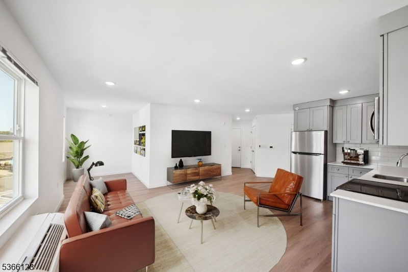 369 18th Ave unit 204, Newark, NJ 07103 - photo 1