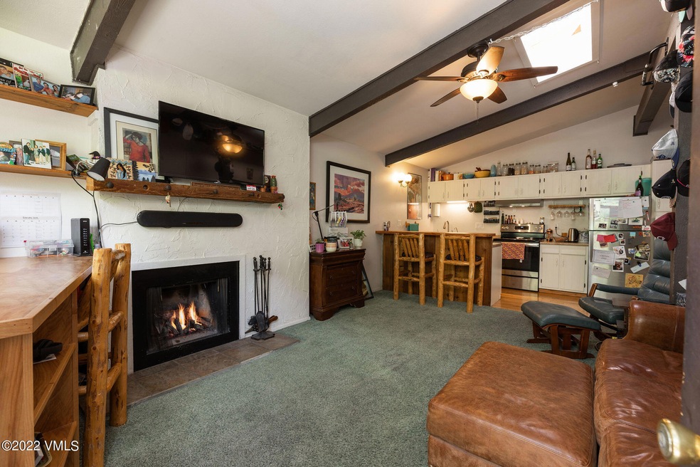 vail_heights_11_interior_living_a