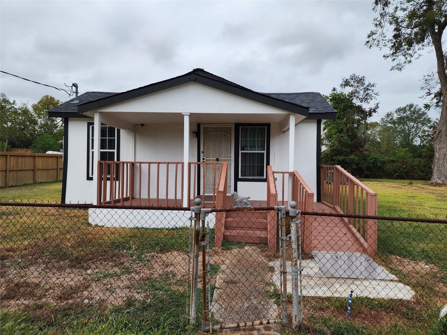 8215 Easter St, Houston, TX 77088 - photo 1