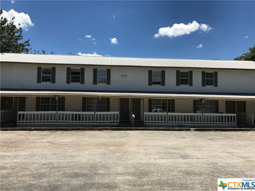 201 S Mitchell St unit 4, San Marcos, TX 78666 - photo 1