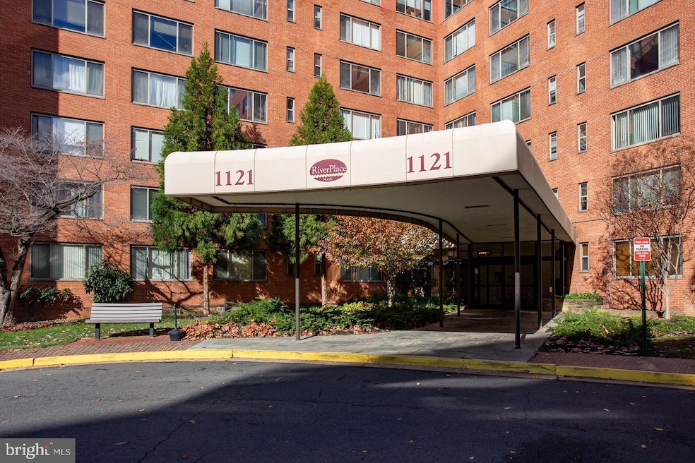 1121 Arlington Blvd unit 218, Arlington, VA 22209 - photo 1