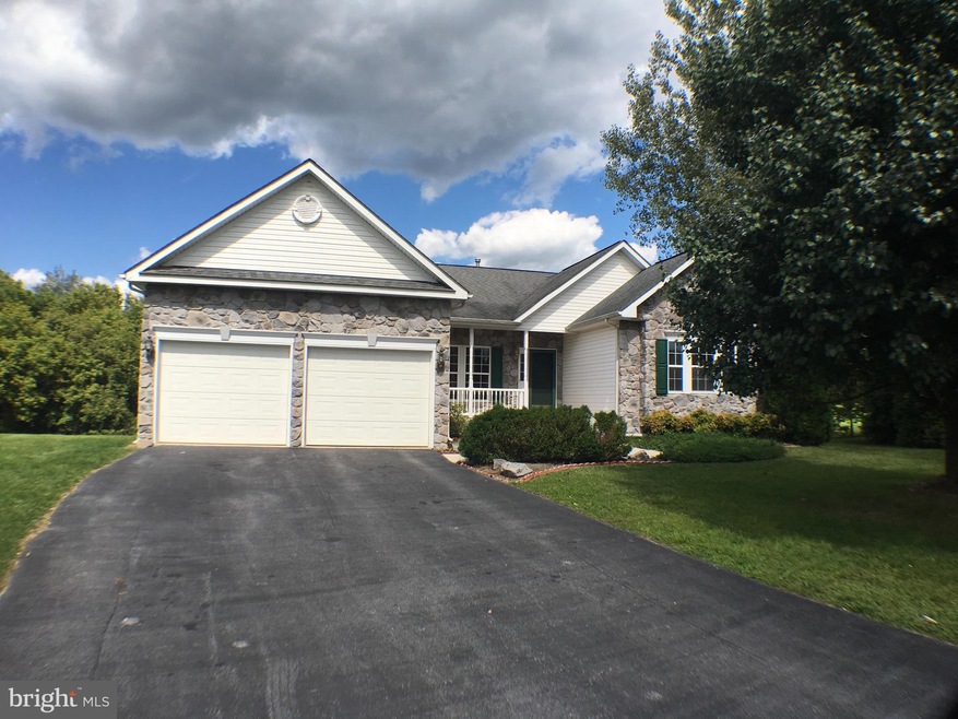 978 Caledonia Dr, Martinsburg, WV 25405 - photo 1