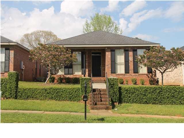 BEAUTIFUL PATIO HOME!  EXCELLENT CONDITION!