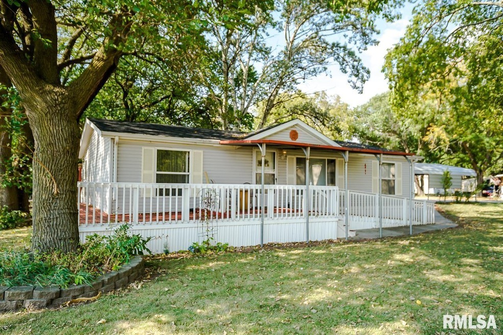 11 Pinewood Estate, Chillicothe, IL 61523 - photo 1