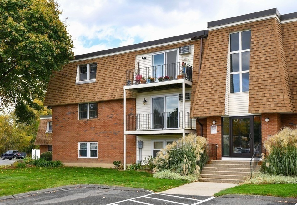 80 Damon Rd unit 8205, Northampton, MA 01060 - photo 1