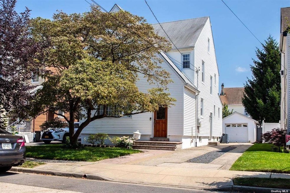 10 Kenmore Rd, Valley Stream, NY 11581 - photo 1