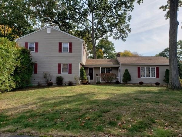 5 Red Oaks Cir, Feeding Hills, MA 01030 - photo 1