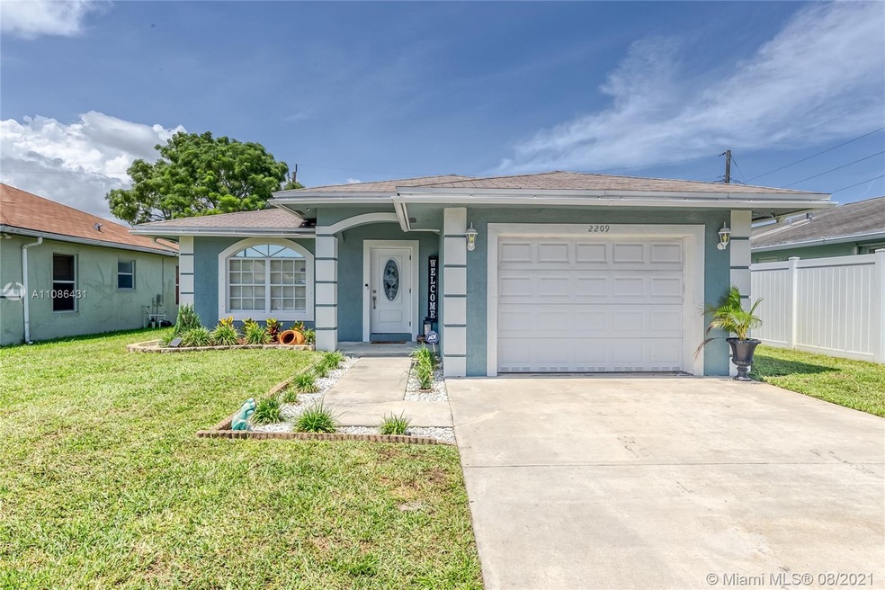 2209 Atlanta St, Hollywood, FL 33020 - photo 1