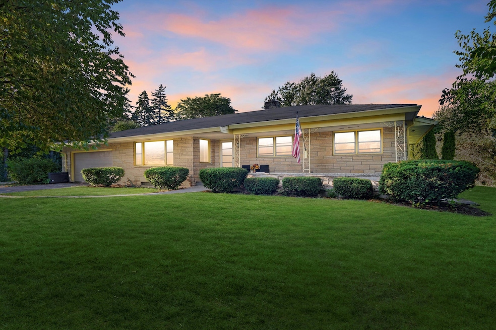 17020 Eldorado Dr, Brookfield, WI 53005 - photo 1