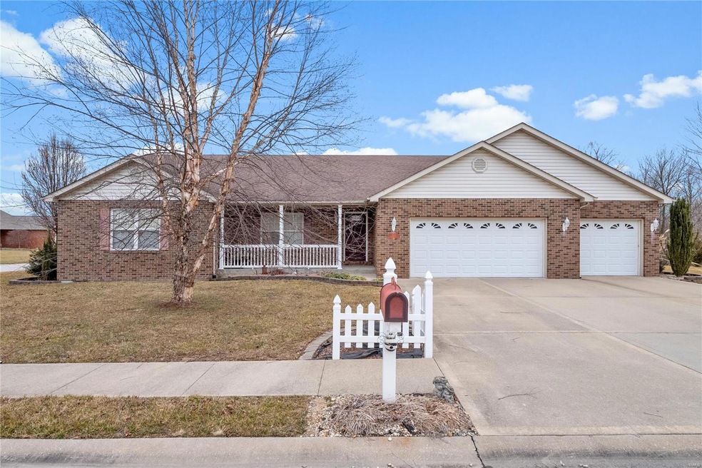 1004 Torrington Ln, Freeburg, IL 62243 - photo 1