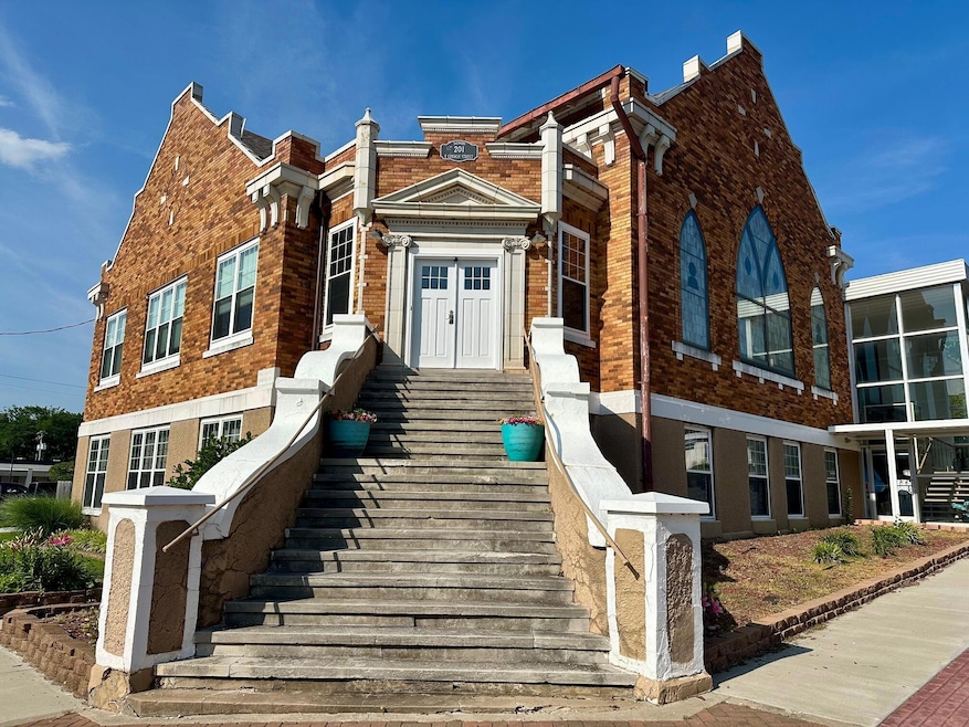 201 E Church, Ozark, MO 65721 - photo 1