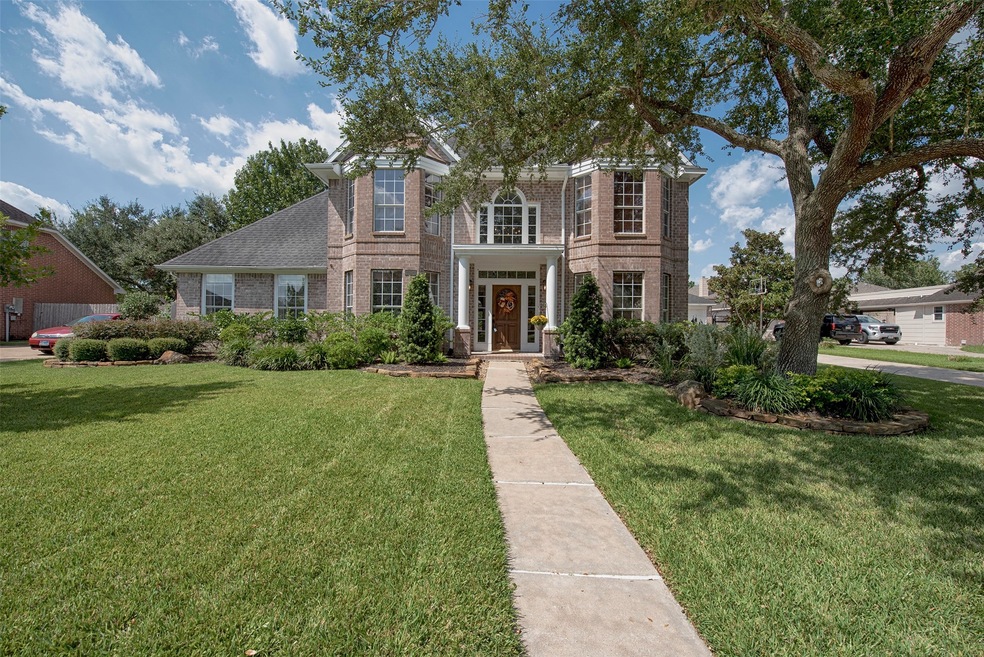 2404 Sarasota Dr, Friendswood, TX 77546 - photo 1