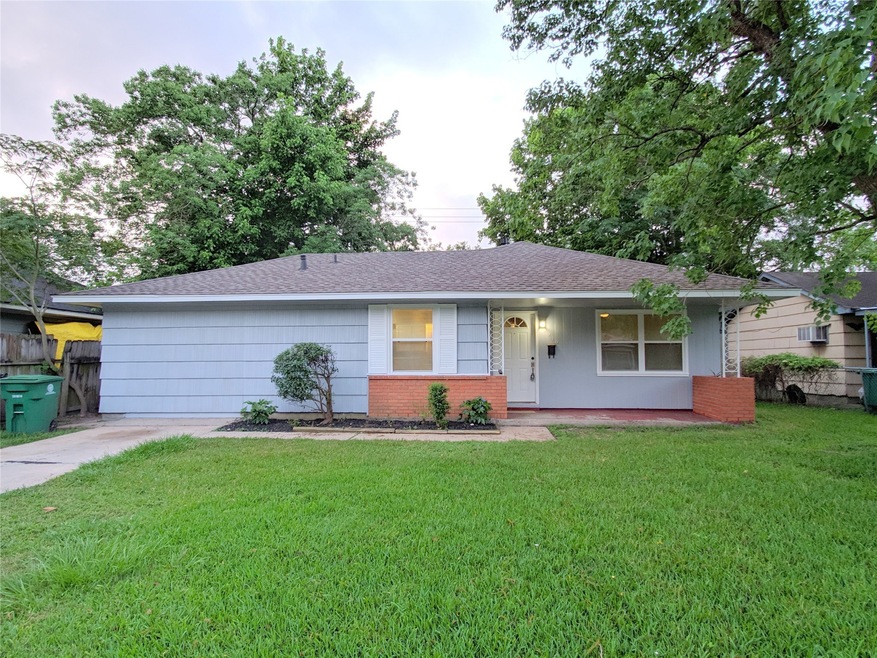9910 Carmalee St, Houston, TX 77075 - photo 1