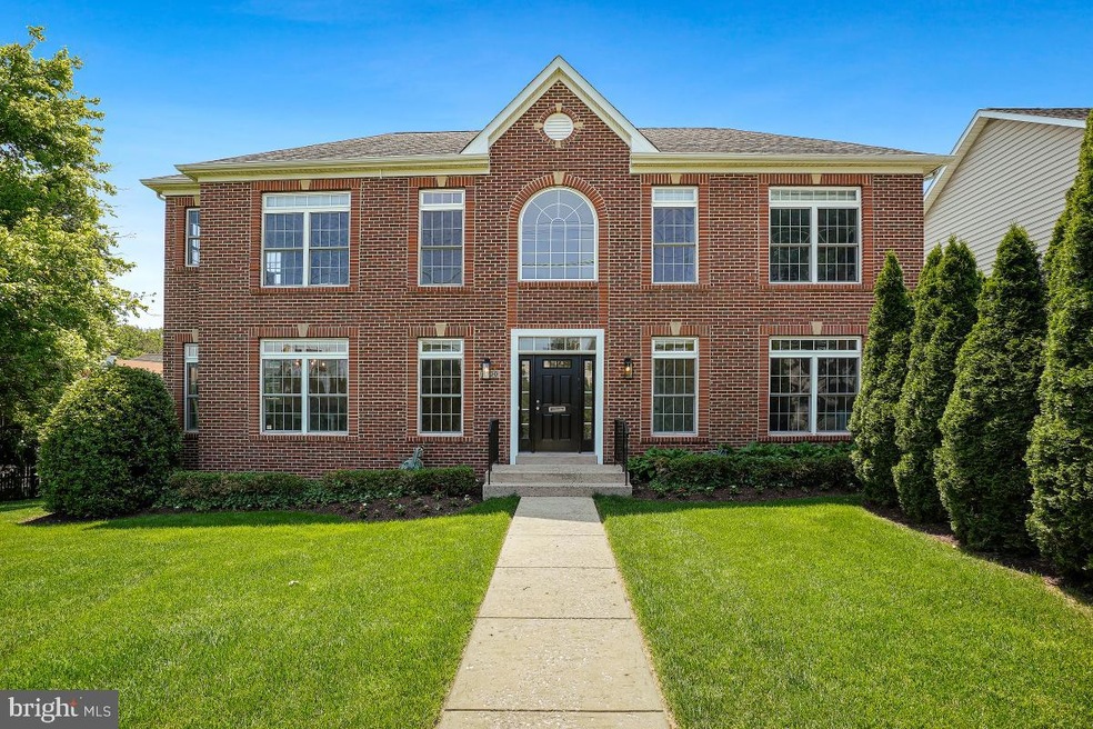 4700 Jones Bridge Rd, Bethesda, MD 20814 - photo 1