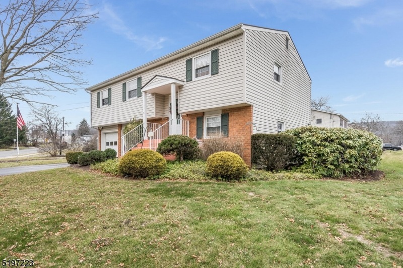 158 College View Dr, Hackettstown, NJ 07840 - photo 1