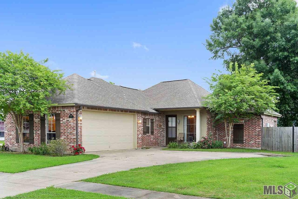 6458 Windwood Dr, Zachary, LA 70791 - photo 1