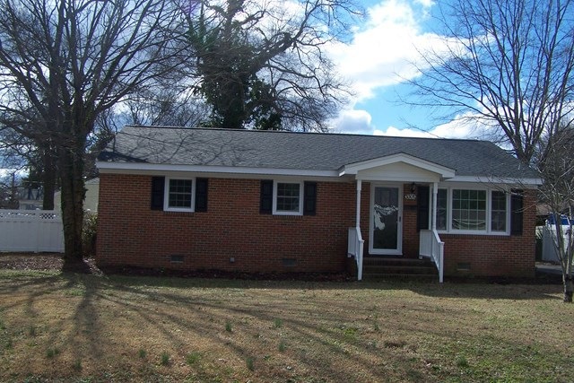 1301 Johnston St, Roanoke Rapids, NC 27870 - photo 1