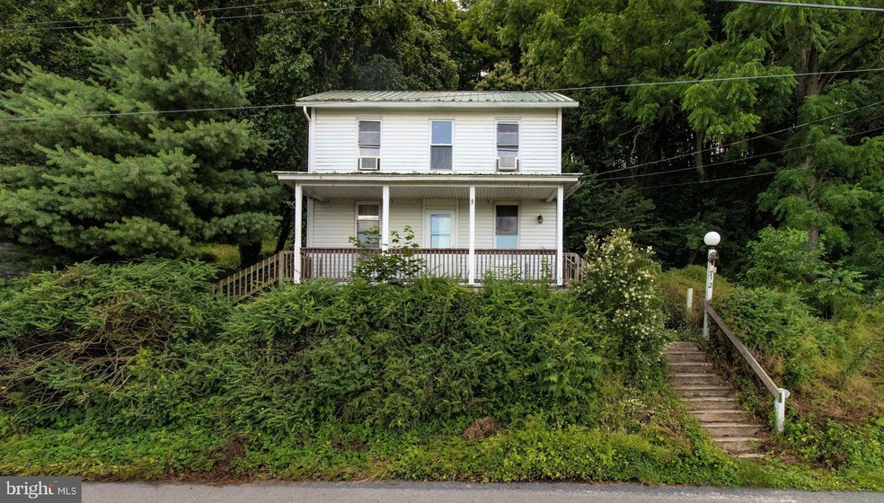 712 S 4th St, Newport, PA 17074 - photo 1