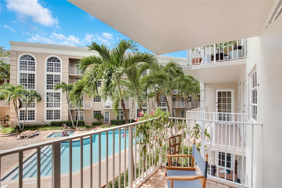 University Inn Condominium unit 2206, Coral Gables, FL 33146 - photo 1