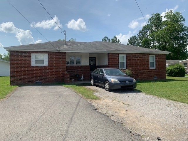 1504 Mcarthur St, Manchester, TN 37355 - photo 1
