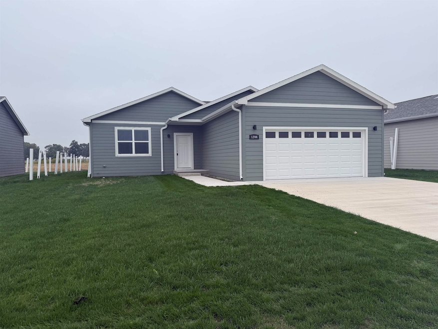 1206 W 15th St, North Platte, NE 69101 - photo 1