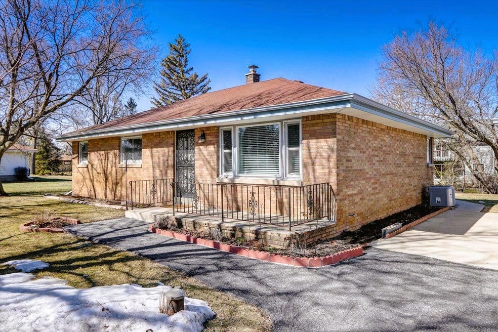 07-W Robin Rd-007